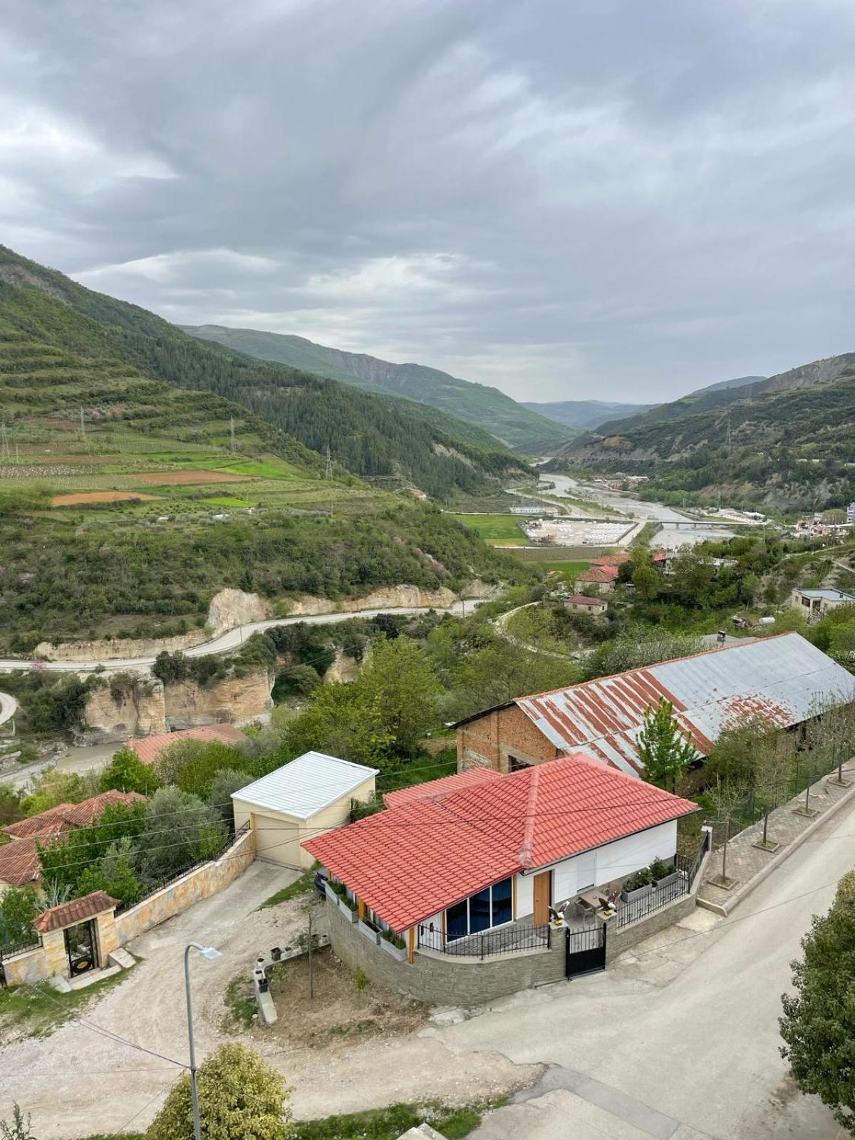 Canyon's House * Zhaban
